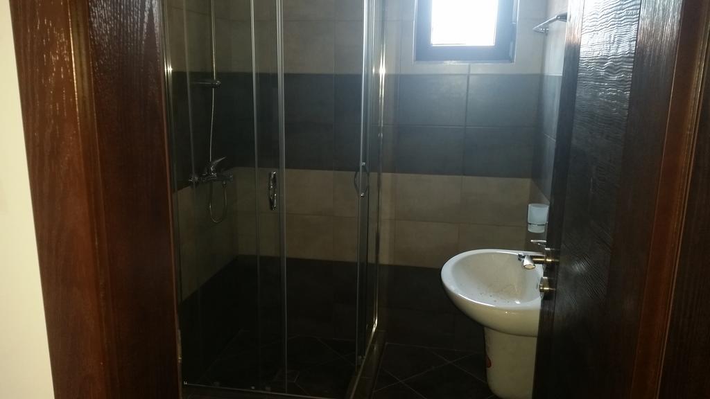 נסבר Villa Victory Apartments חדר תמונה